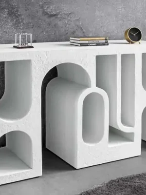 Abstraktní konzolový stolek z betonu Art Ambiente bílý 120cm Cenový Hit