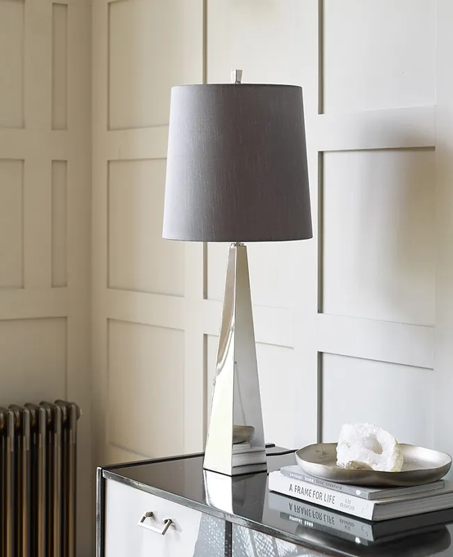 Elegantní stolní lampa Ascent - šedá Aktuální
